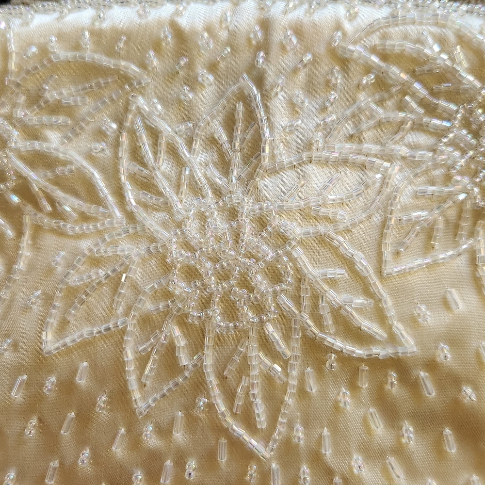Elegant Beaded Clutch - Picture 2 of 7